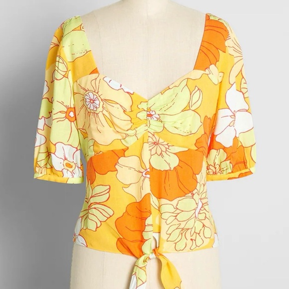 Modcloth Seaside Cottage Getaway Tie Front Top Honolulu Floral - Picture 1 of 7